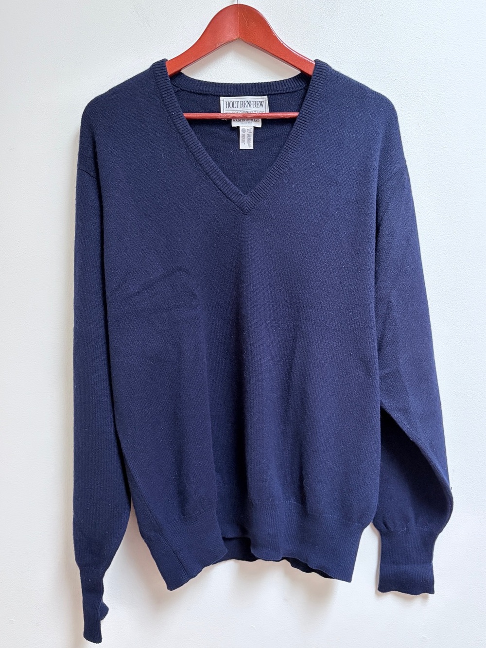Vintage Holt Renfrew 100% Cashmere Classic Navy V-Neck Sweater Made in Scotland